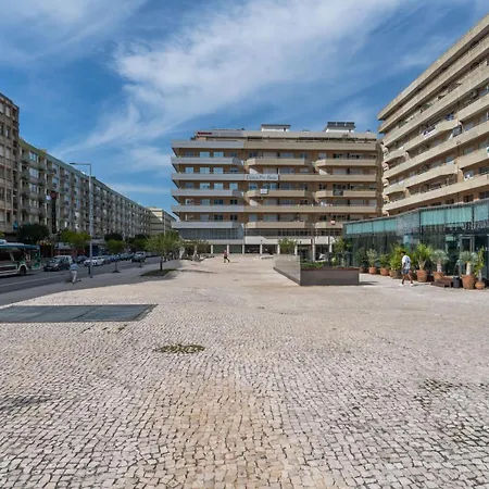 Stylish Flat W/ Terrace & Views By Hostwise Appartement