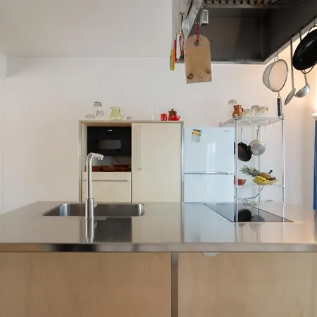 Stylish Flat W/ Terrace & Views By Hostwise Lägenhet