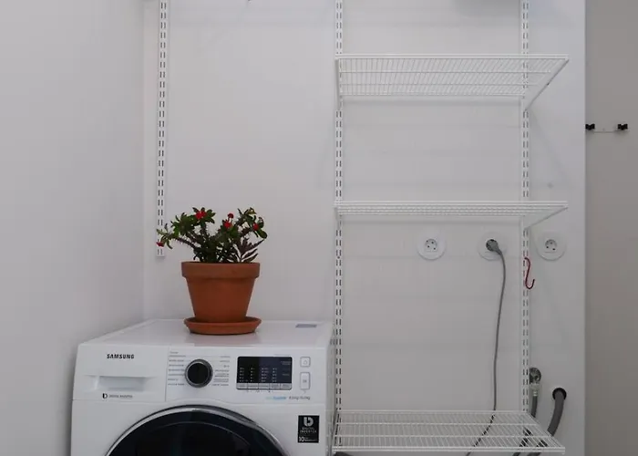 Apartman Stylish Flat W/ Terrace & Views By Hostwise