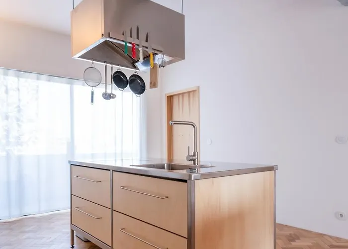 Stylish Flat W/ Terrace & Views By Hostwise * Porto