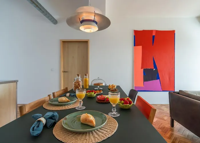 Apartman Stylish Flat W/ Terrace & Views By Hostwise *