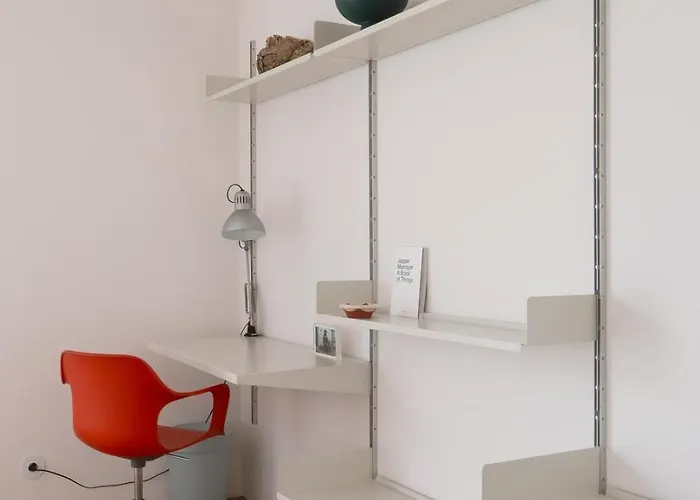 Apartman Stylish Flat W/ Terrace & Views By Hostwise *