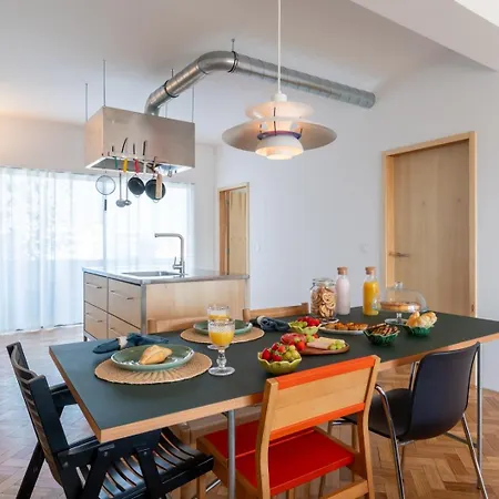 Stylish Flat W/ Terrace & Views By Hostwise *