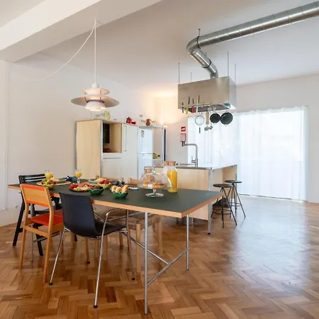 Apartamento Stylish Flat W/ Terrace & Views By Hostwise