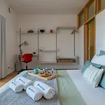 Stylish Flat W/ Terrace & Views By Hostwise بورتو