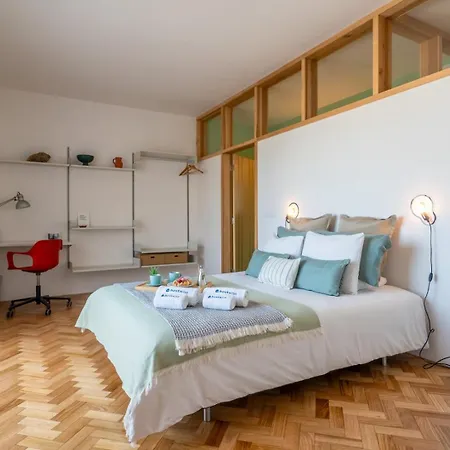 Stylish Flat W/ Terrace & Views By Hostwise Porto
