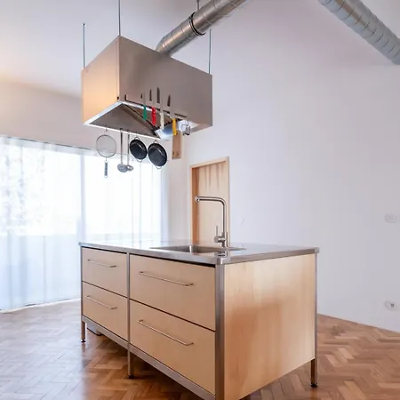 Stylish Flat W/ Terrace & Views By Hostwise * Porto