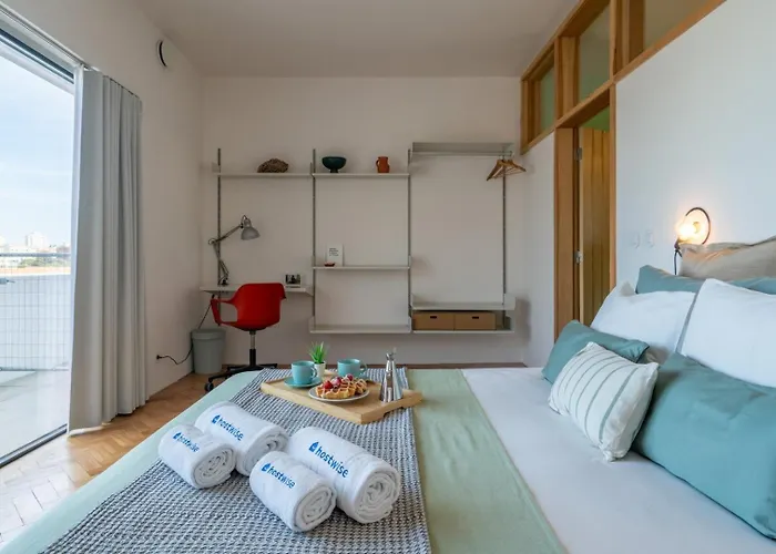 Stylish Flat W/ Terrace & Views By Hostwise Porto